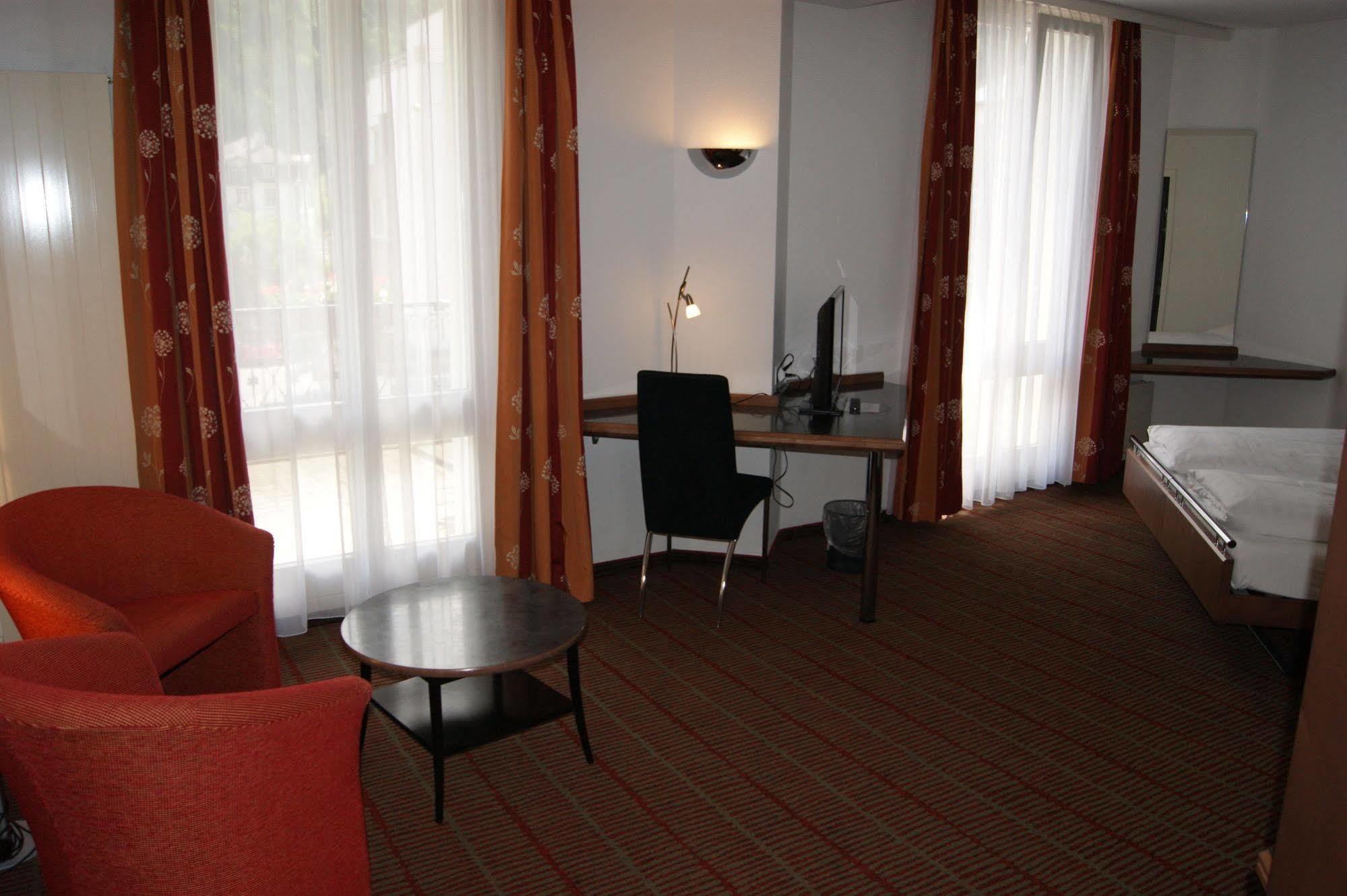 Schweizerhof Hotel 3*